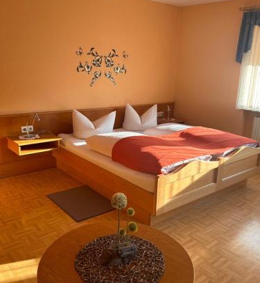 Holzkirchen Hotel | Gästehaus Krone