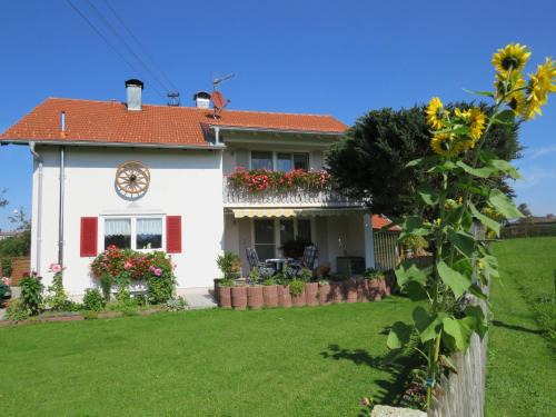 Peiting Apartment | Gästehaus Reisacher - Ferienwohnung mit Frühstück