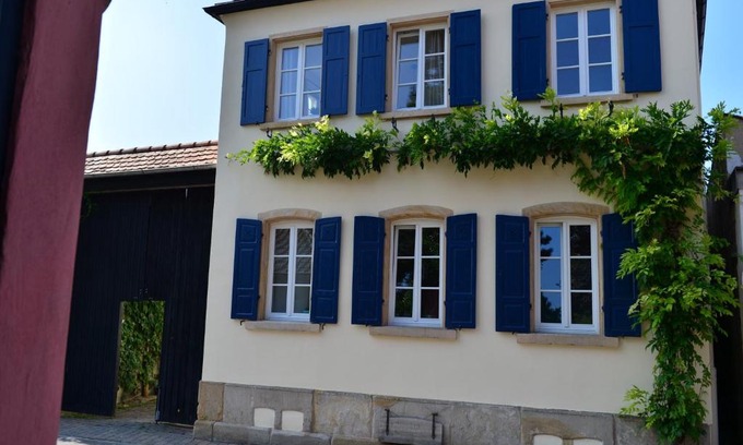 Weisenheim am Sand House | Gästehaus & Weingut GEHRIG