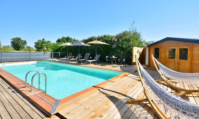 Saint-Didier-sur-Chalaronne Apartment | Gîte le Mizériat - Appartement avec piscine privée