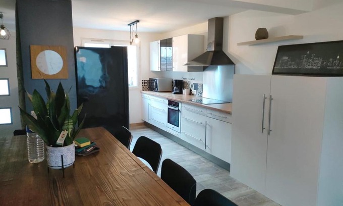 Vernou-la-Celle-sur-Seine House | Gîte 10 lits proche forêt Fontainebleau