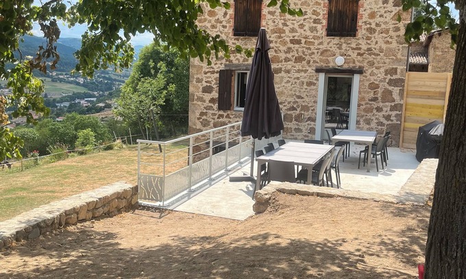 Satillieu House | Gîte 4 Saisons (14 pers.) : Calm, Forest & Unforgettable Adventures, Domaine Solio