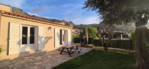 Calenzana House | Gîte A l'ombre du clocher