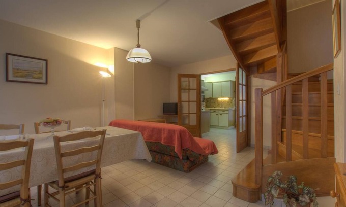 Ambronay House | Gîte Agréable, Situé au Pied des Monts du Bugey. De Nombreuses Possibilités de Promenades et de Visi