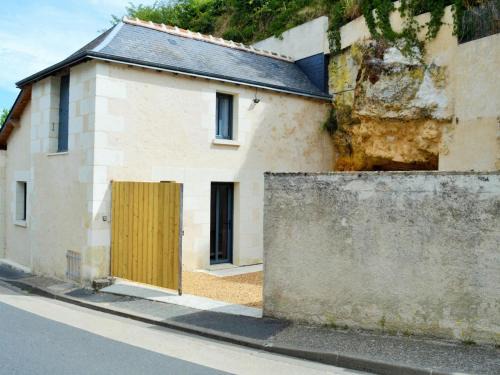 Savonnieres House | Gîte atypique troglodytique, calme, proche de la Loire, tout inclus, avec cour privative et garage - FR-1-381-280
