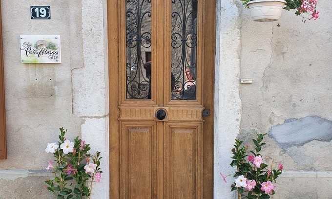 Ceyzerieu House | Gîte " Aux Portes Du Marais " 4/5 Personnes 3 *
