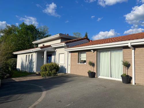 Saint-Aubin-des-Ormeaux Apartment | Gîte BEN & NAD proche du Puy DuFou