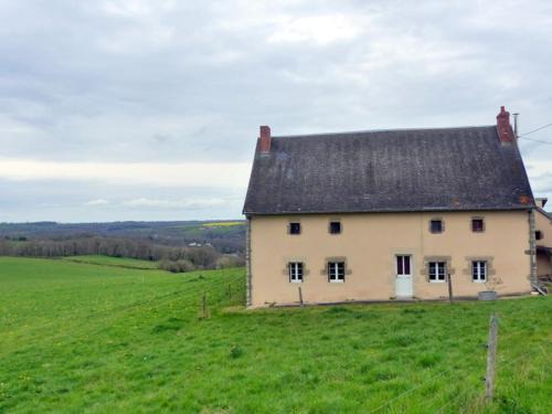 Mazirat House | Gîte de campagne avec terrasse et tous équipements à Mazirat - FR-1-489-385