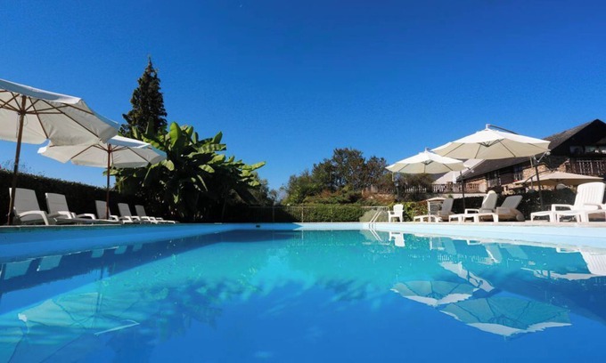 Haut-de-Bosdarros House | Gîte de caractère, 16 pers, countryside, private pool.