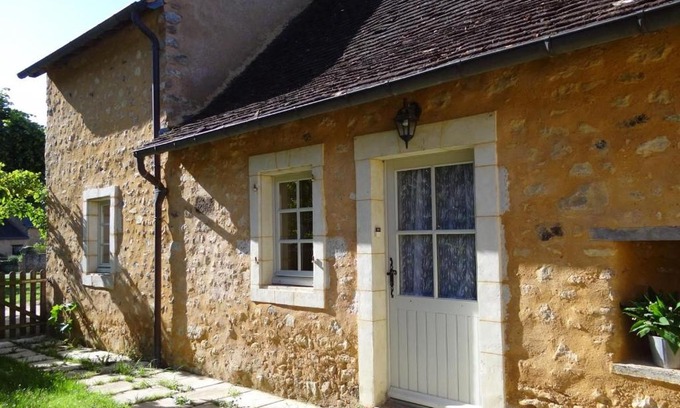 Asnieres sur Vegre House | Gîte de Charme au Cœur d'une Petite Cité de Caractère près d'une Rivière et Monuments Historiques - FR-1-410-237