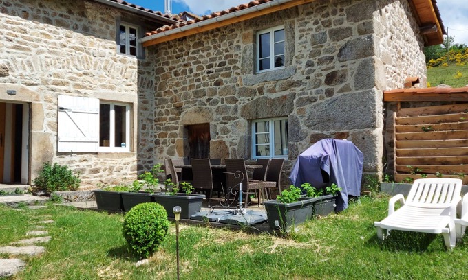 Jeansagniere Cottage | Gîte de Montagne à 1000m au Cœur des Monts du Forez