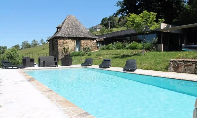 Altillac Villa | Gîte de France à Altillac 4 épis - Gîte de France 8 personnes