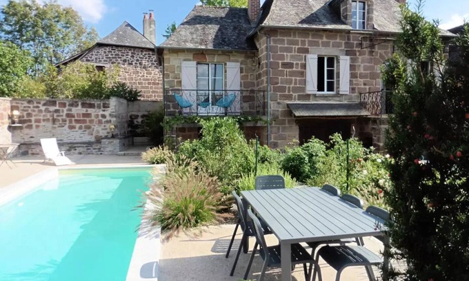 Saint-Solve Villa | Gîte de France Gîte la Chapelle with swimming pool 3 ears of corn - Gîte de France 6 people