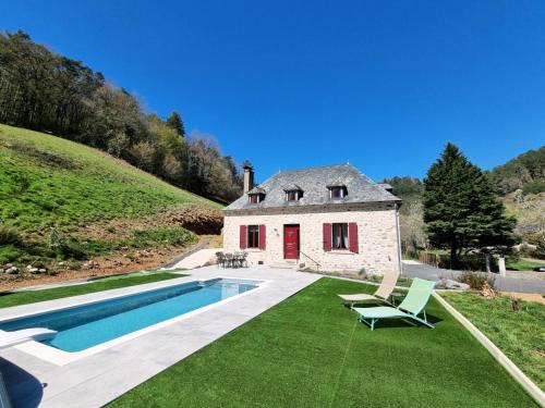 Argentat Apartment | Gîte de France Le grand air du paradis 3 épis - Gîte de France 9 personnes MAE-6464