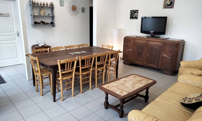 Guillon House | Gîte de Groupes de 2 à 12 Personnes
