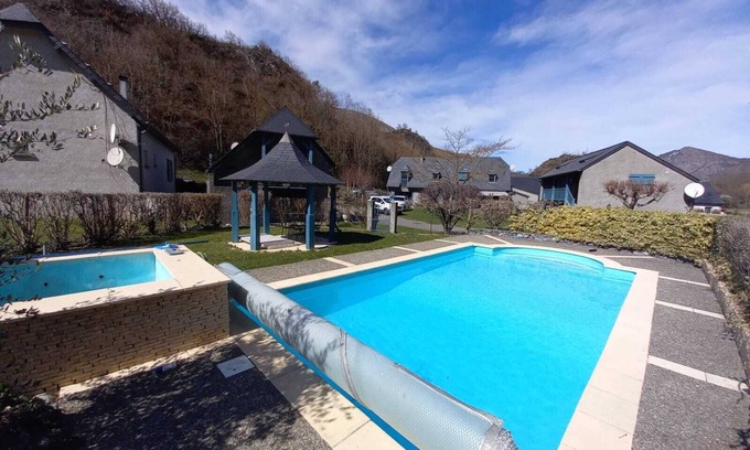 Geu House | Gîte de Groupe, 24 Personnes Idéal Pour vos Réunion Familiale, Entre Amis !