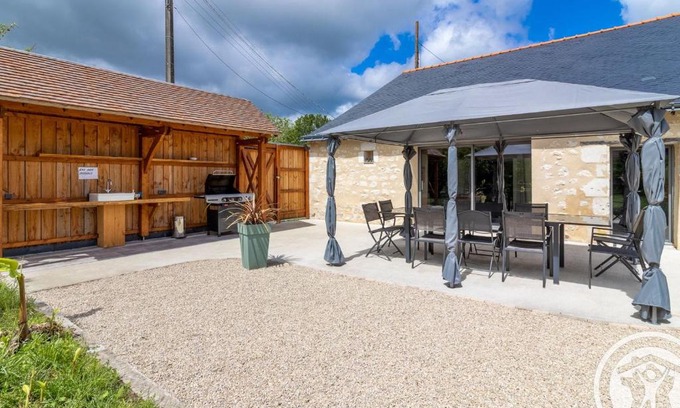 Boce House | Gîte de groupe avec salle de jeux, jardin 4000m², proche forêt de Chandelais et Zoo de la Flèche - FR-1-622-56