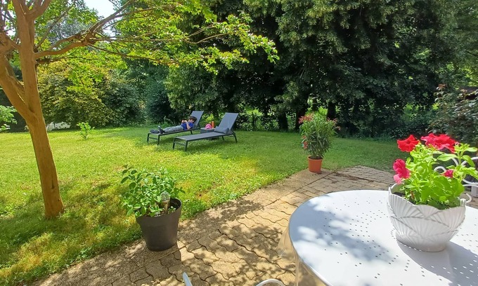 Carsac-Aillac House | Gîte de l'Eveil *, a unique natural setting, 5kms from Sarlat