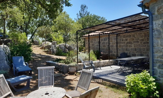 Labeaume House | Gîte de la Denaille, stone house 4 people
