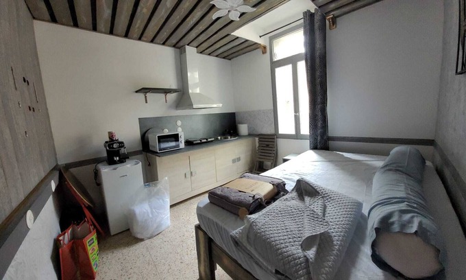 Montfrin Apartment | Gîte de la Tour, à 10 Minutes du Pont du Gard, Idéal Pour Couple
