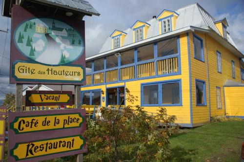 Saint Zenon Bed & Breakfast | Gîte des Hauteurs et Café de la place