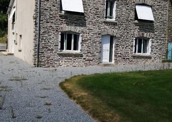 Saint-Laurent-sur-Oust Apartment | Gîte du courtil aux fées
