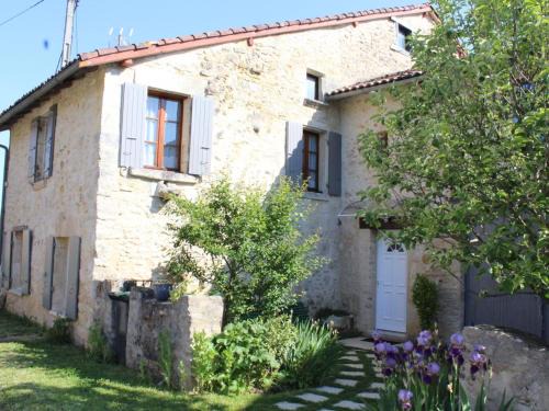 Saint-Front-la-Riviere House | Gîte familial avec WiFi près de Brantôme - FR-1-616-102