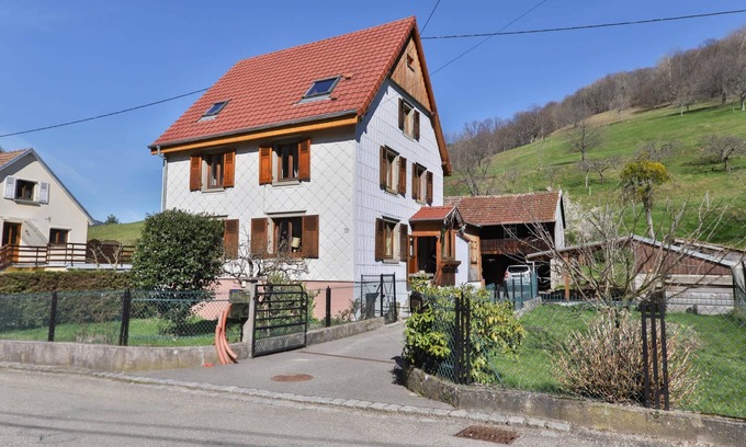 Sondernach Apartment | Gîte Familial Alsace 11 pers - BBQ & Panoramic View
