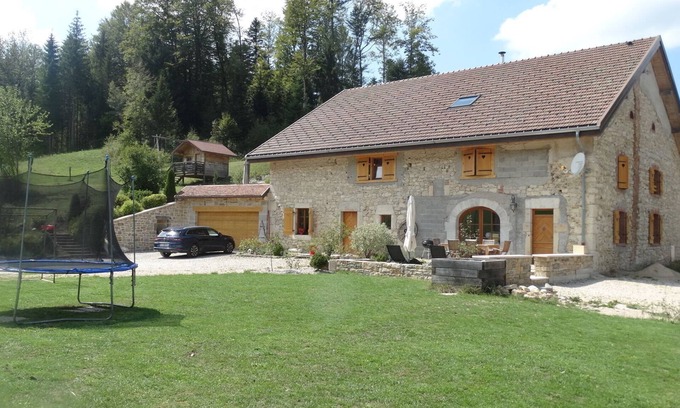 Saint-Laurent-en-Grandvaux Cottage | Gîtes Les Farfouilles