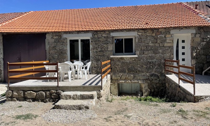 Rocles Other | Gîte la Ferme de Palhères Oubliez vos Soucis Dans ce Logement Spacieux et Serein