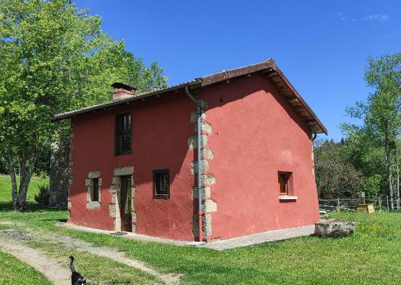 Bertignat House | Gîte La Roche