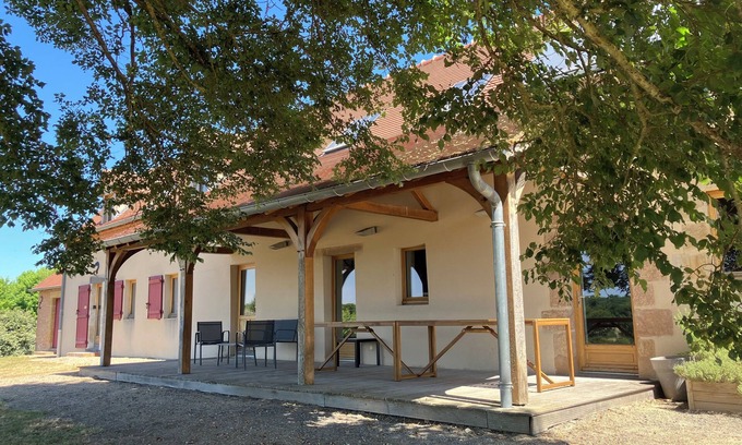 Montbeugny House | Gîte le Cerf Ailé