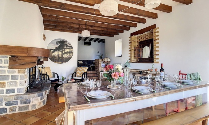 Landavran Villa | Gîte Le Karrdi (sleeps 10) ideal for families. Pets welcome!