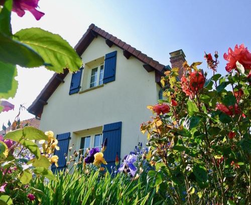 Villeneuve-les-Sablons House | Gîte Les Chênes