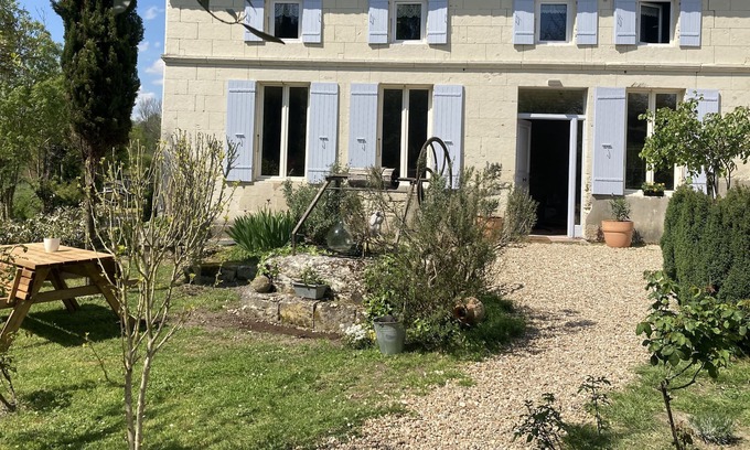 Saint-Dizant-du-Gua Condo | Gîte les ganivelles