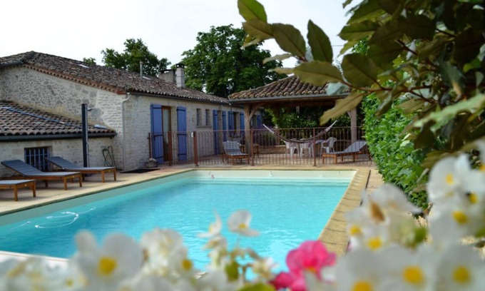Cancon House | Gîte Les Lavandes Pleasant, spacious country house.
