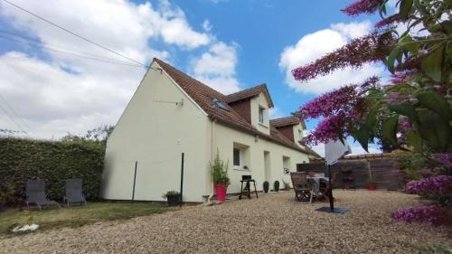 Saint-Julien-de-Chedon House | gîte Maison entière 6 personnes
