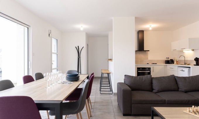 Vair-sur-Loire House | Gîte maison d'Anetz - enclosed garden for large families