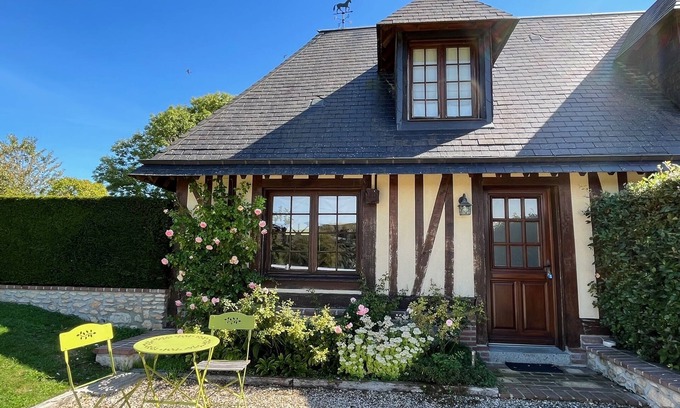 Hermival-les-Vaux Cottage | Gîte Marguerite - “Pétale”, 360° view, 5mn from Cerza, 30mn from Deauville