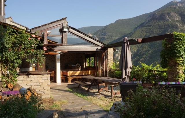 Nohedes House | Gîte paisible au cœur des montagnes à Nohèdes