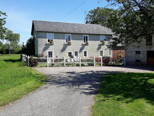 Champosoult House | Gîte rénové à la ferme, 4 chambres, jardin clos, WiFi, parking, animaux, activités nature à proximité - FR-1-497-27