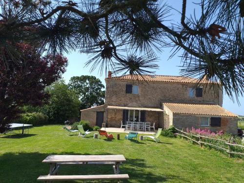 Le Bernard House | Gîte rénové avec jardin clos, proche plages, Wifi, parking pour voiture électrique - FR-1-426-164