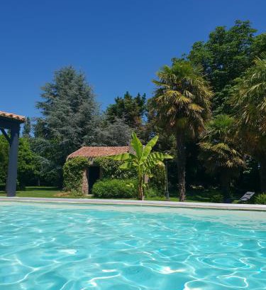 La Roche-sur-Yon Apartment | Gîte "Tahiti", parking securise