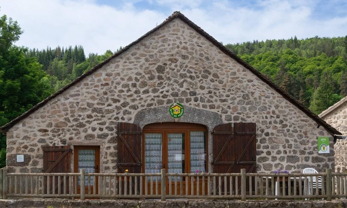 Villeneuve House | Gîtes de France 6 people in Pierrefiche