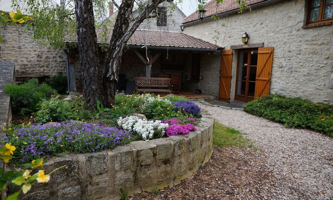 Poligny Cottage | Gîtes de la Fontaine Gargot cottage for 7 people