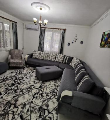 Gumuldur Apartment | Gümüldür sahile 40m DSİ ve TMO kamp yani, aile için uygun