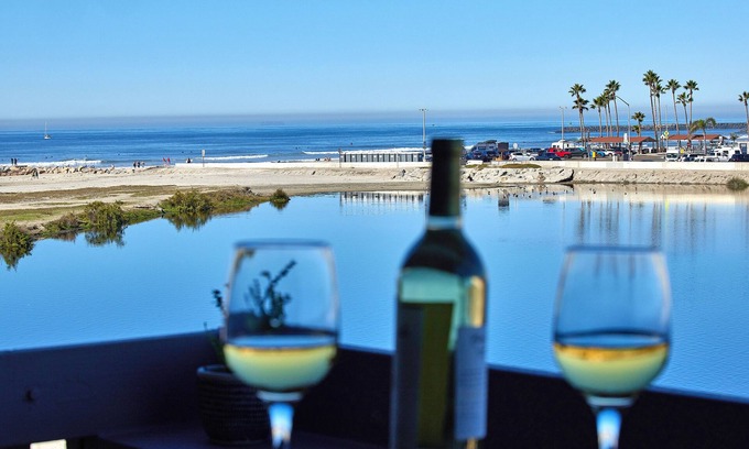 Townsite Cottage | G20 Spectacular Ocean and Harbor View