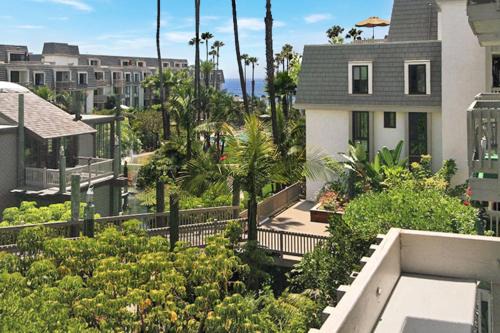 Townsite House | G222 - Paradise Found