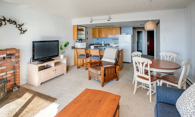 Gearhart Condo | G673 1 Bedroom 3rd floor No cleaning fees