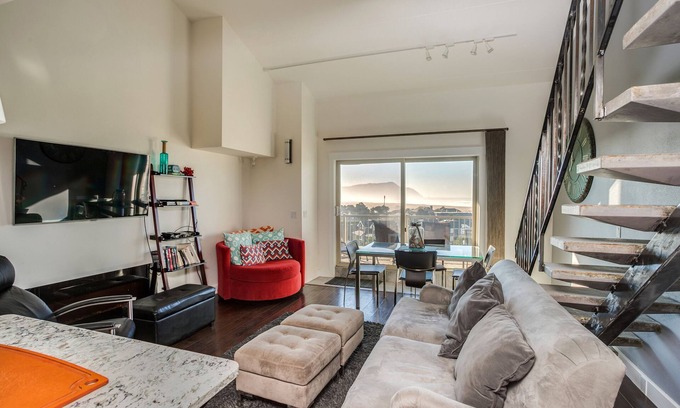 Gearhart Condo | G698 One bedroom plus loft Top floor, Elevator, 21+ONLY, No cleaning fees